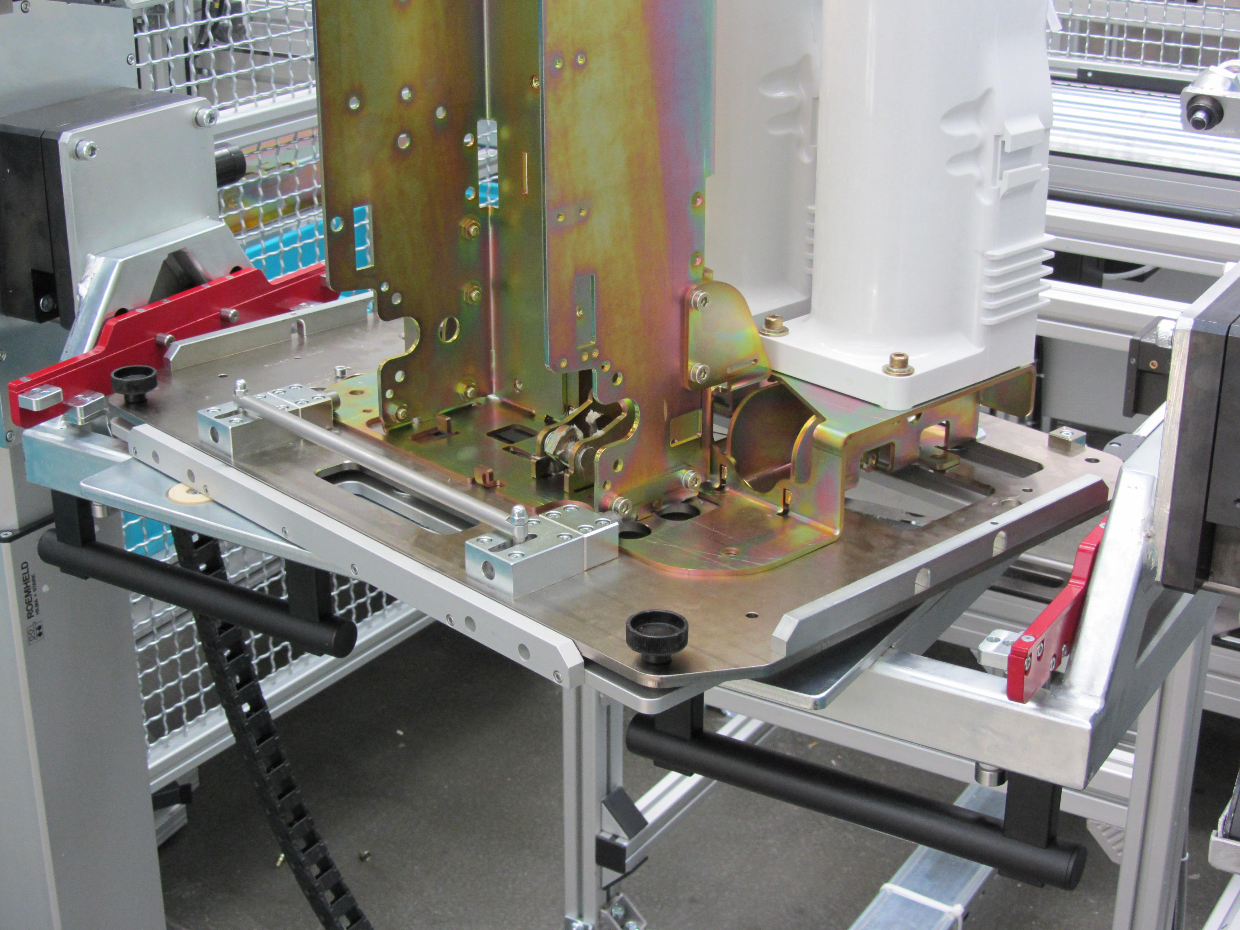 Manual assembly: ergonomic and in half the time - Römheld
